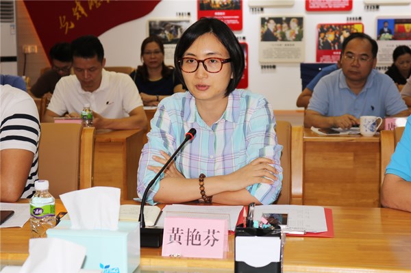 4.恩平市副市长黄艳芬作表态发言_副本.jpg 4.恩平市副市长黄艳芬作表态发言_副本.jpg