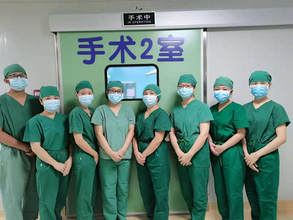 2.恩平市妇幼保健院妇科阴式手术技术团队合照_副本.jpg