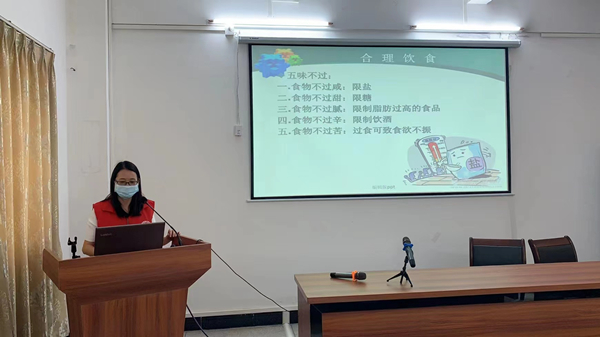 2.志愿者详细讲解_副本.jpg