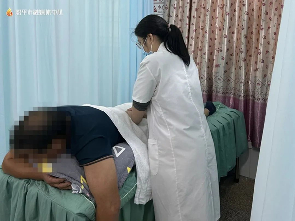 2.中医馆内设中医科门诊、康复理疗科、中药房等。_副本.jpg