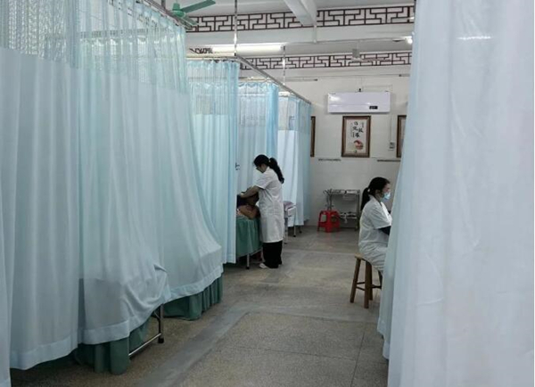 3.中医馆让广大群众享受到更优质、更贴心的服务。_副本.jpg