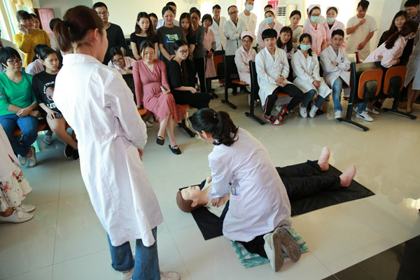 3.学员踊跃参与操作练习_副本.jpg